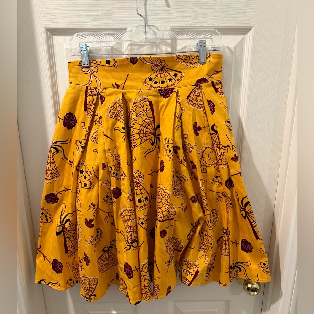 Pinup Couture EUC mustard Spanish fans little Jun Large - Picture 3 of 3